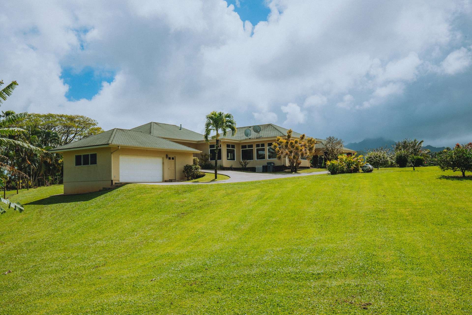 Modern Tropical vs. Plantation Style pic 1